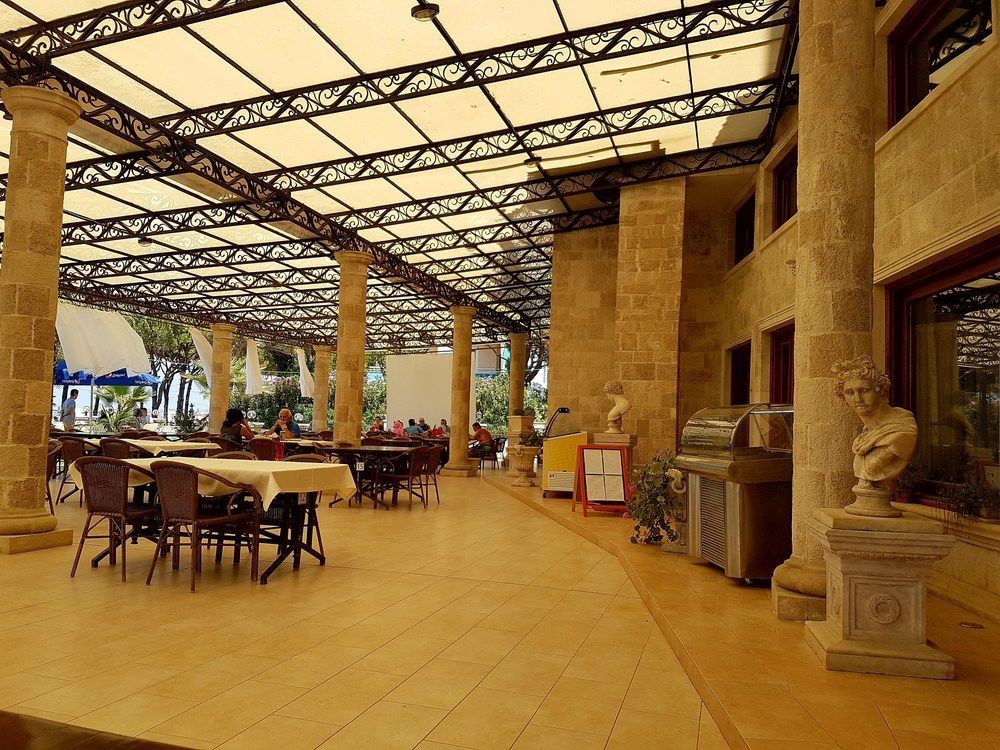 Qerret Royal Park Hotel מראה חיצוני תמונה